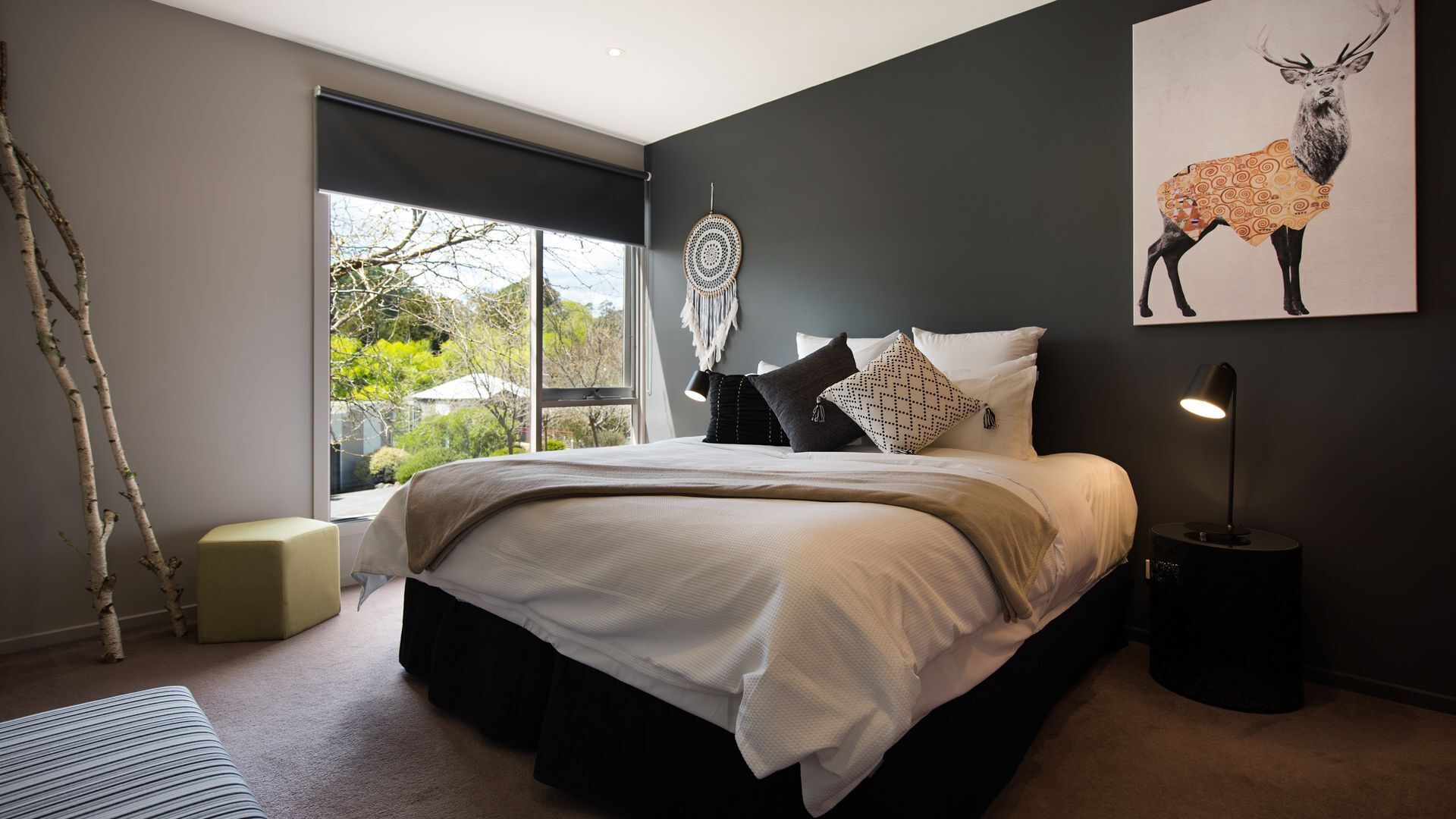 2 slaapkamers, een strijkplank/strijkijzer, internet, beddengoed