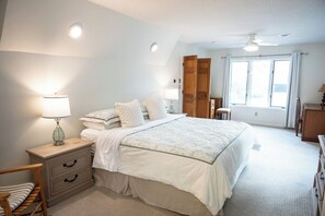 5 Schlafzimmer, Schreibtisch, Bügeleisen/Bügelbrett, kostenloses WLAN