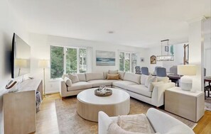 Televisión, libros, impresora