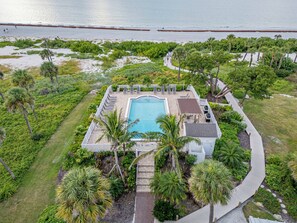 Pool - Beautiful Beach Front 1 Bedroom At South Seas! (Captiva Island)