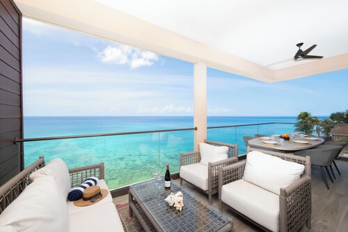 SeaDreams 6: Ocean Condos w/Pool. Jacuzzi & Rooftop Patio; Stay a Week for Less!