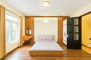3 bedrooms, iron/ironing board, travel cot, free WiFi