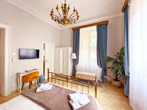 WiFi, bed sheets