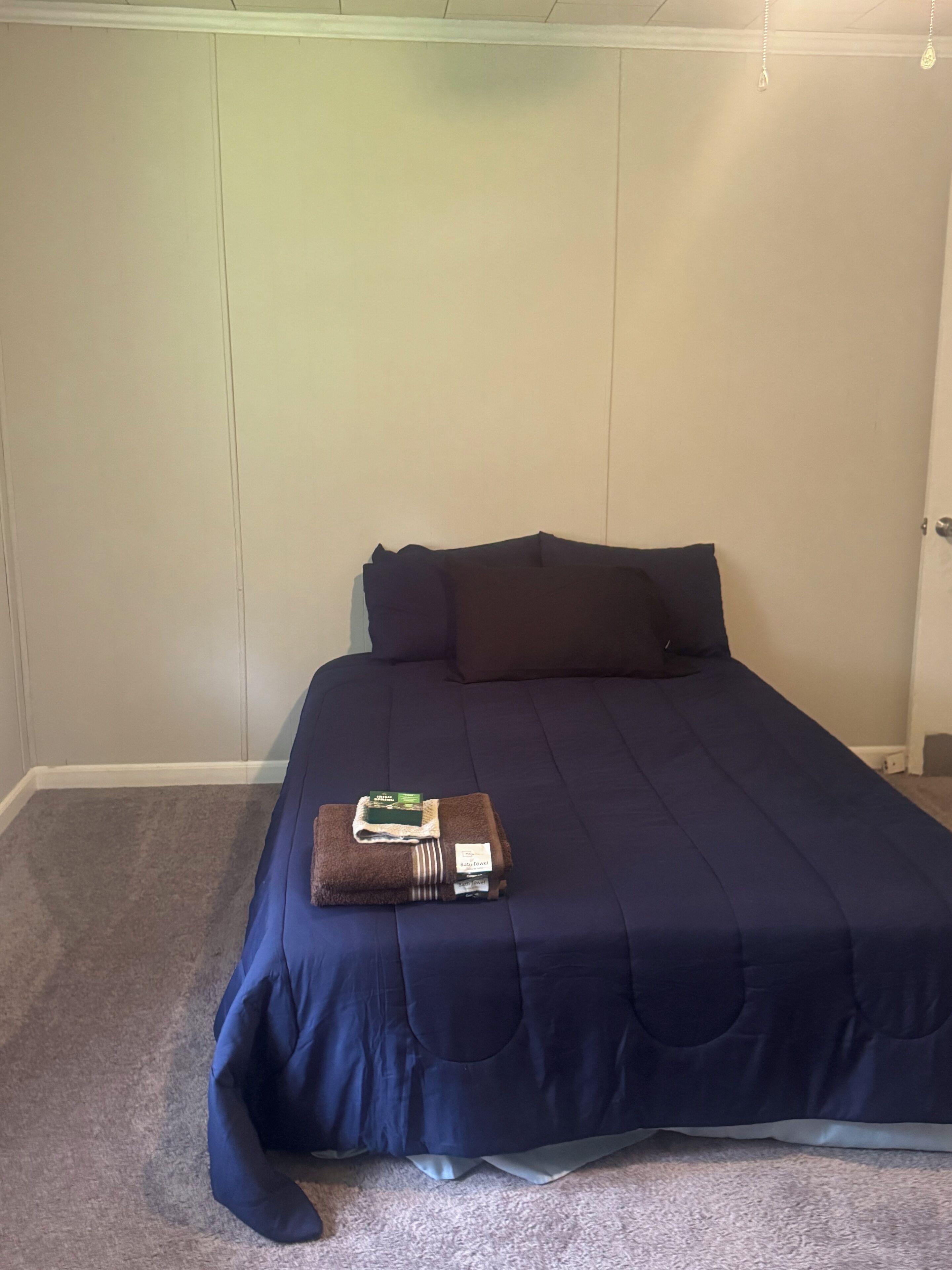 3 عدّة غرف نوم وخدمة الإنترنت