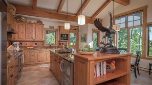 Fridge, microwave, oven, stovetop - Prime Location + Hot Tub + Views - Valley View Retreat (Steamboat Springs)