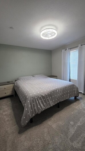 3 soverom, strykejern/-brett, wi-fi og sengetøy