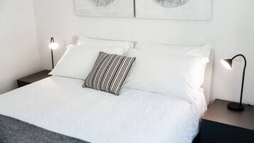 Bügeleisen/Bügelbrett, kostenloses WLAN, Bettwäsche