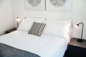 Ferros/tábuas de passar roupa, Wi-Fi de cortesia, roupa de cama