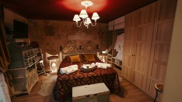 2 camere, una cassaforte in camera, una scrivania, ferro/asse da stiro