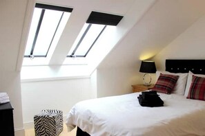 2 bedrooms, iron/ironing board, WiFi, bed sheets - Central 2-bedroom flat with private parking in Aberdeen (Aberdeen)