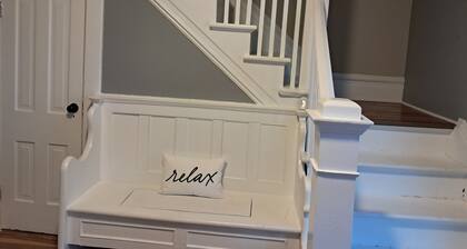 Fantastic 3-bedroom house with AC, heating and internet in South Bend