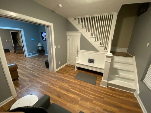 Fantastic 3-bedroom house with AC, heating and internet in South Bend