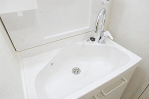 Bathroom - Tsubaki　202 (Tokyo)