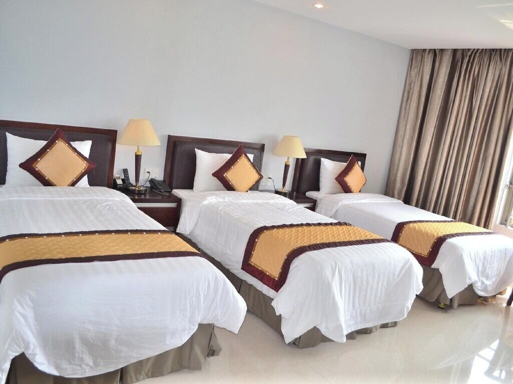 Superior Double or Twin Room | Blackout drapes, iron/ironing board, free WiFi