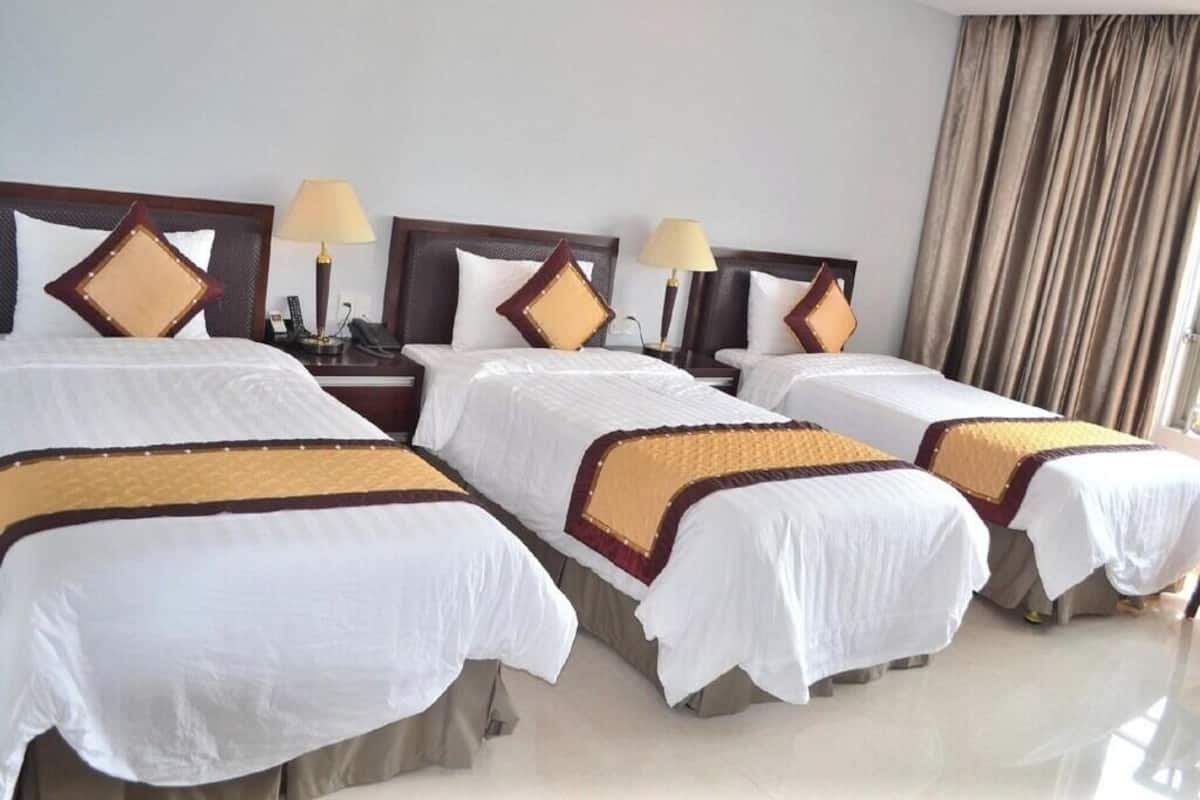 Superior Double or Twin Room | Blackout drapes, iron/ironing board, free WiFi