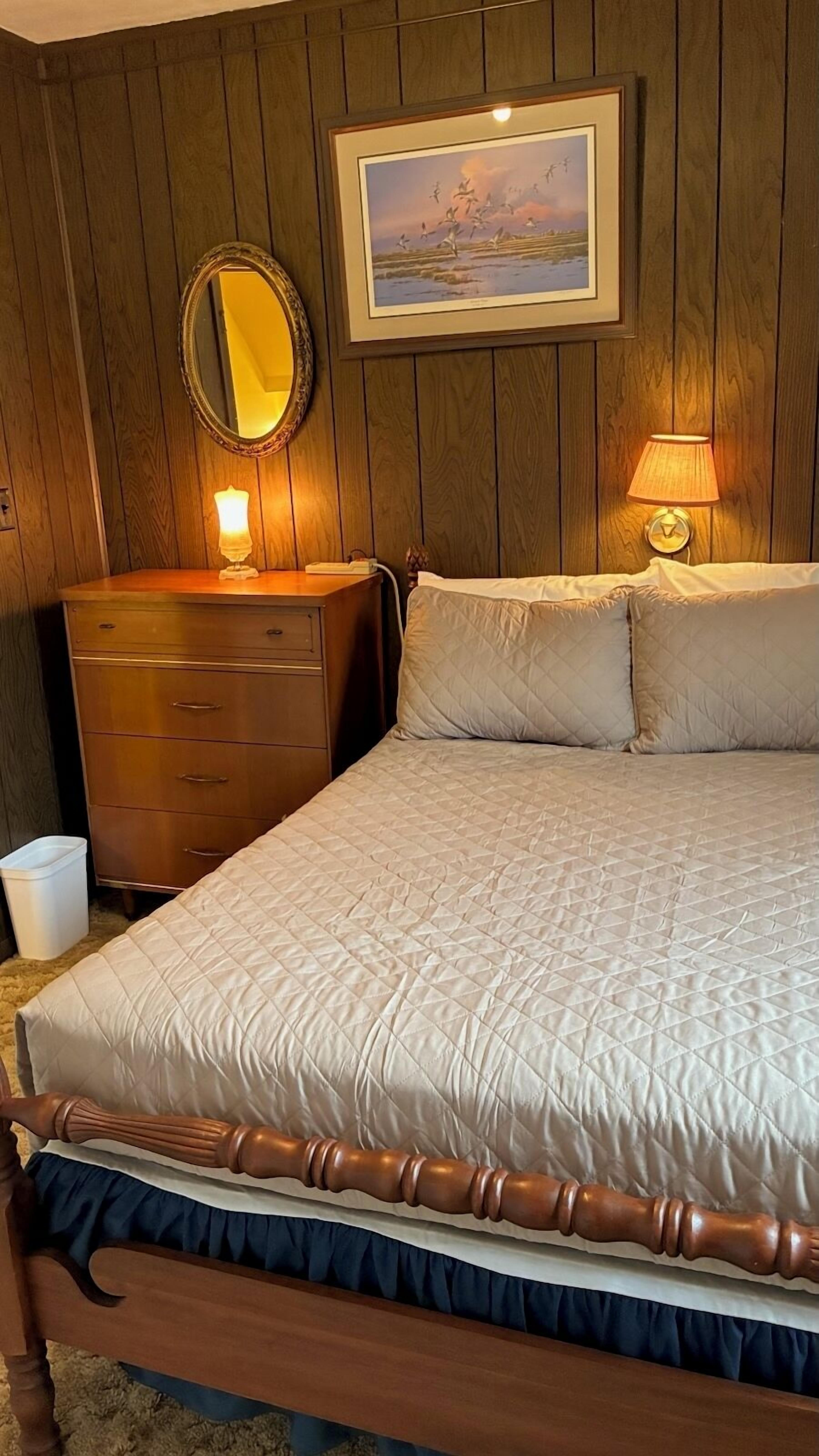 5 bedrooms, in-room safe, desk, free WiFi