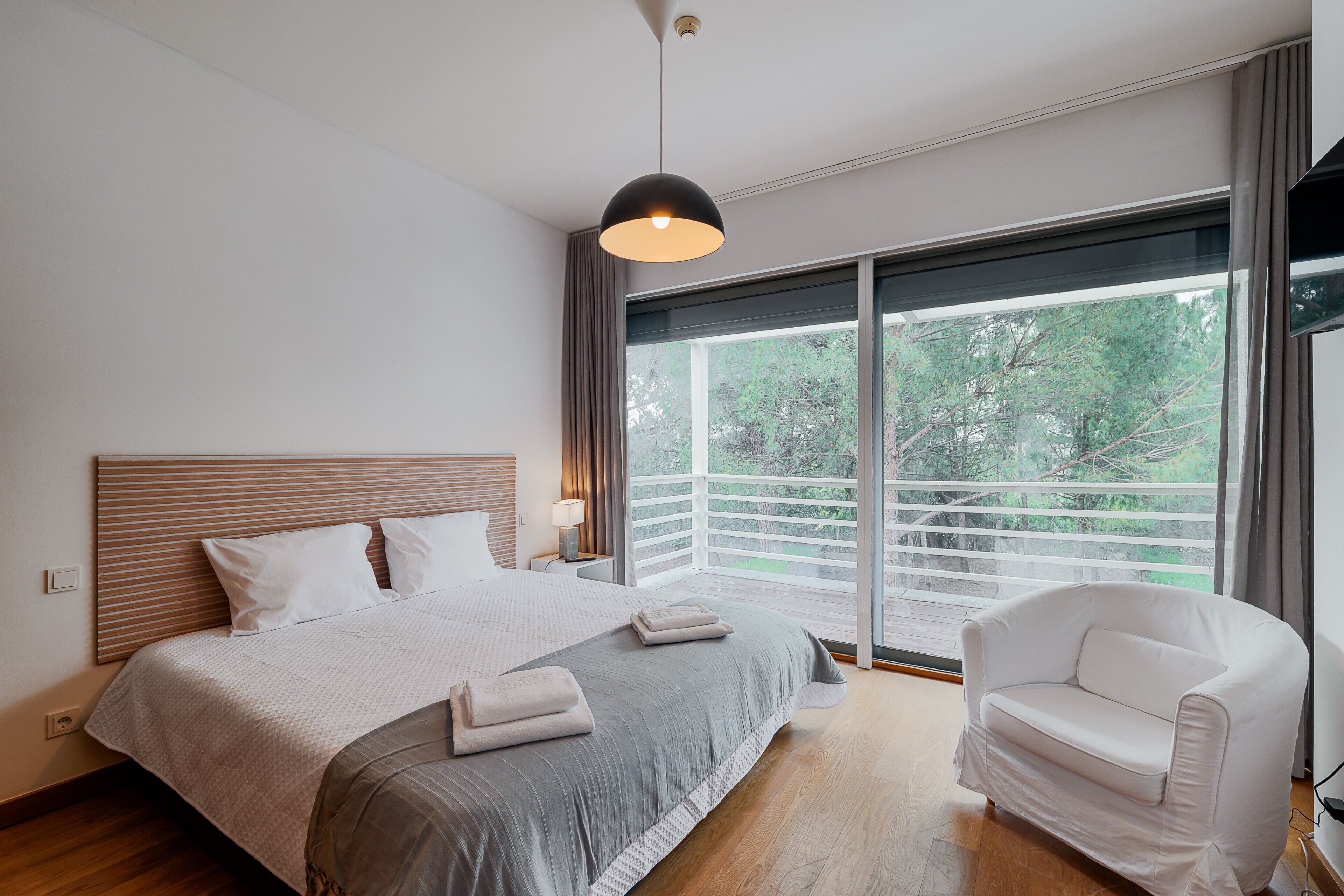 2 slaapkamers, een strijkplank/strijkijzer, wifi, beddengoed