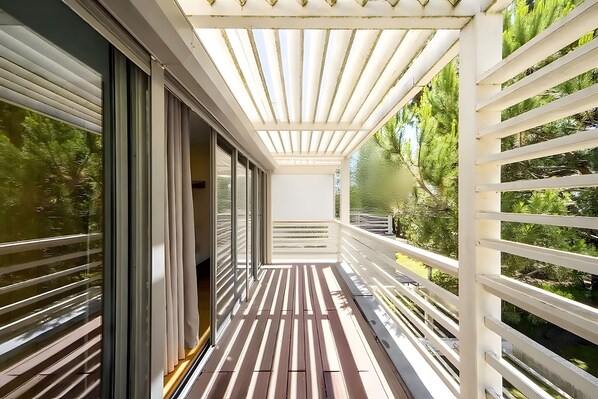 Property grounds - Holiday Home 'Casa Tróia' with Private Garden, Wi-Fi and Air Conditioning (Troia)