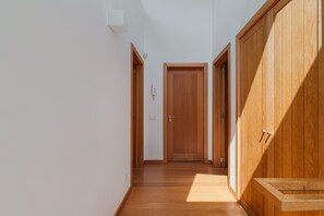 Interior - Holiday Home 'Casa Tróia' with Private Garden, Wi-Fi and Air Conditioning (Troia)