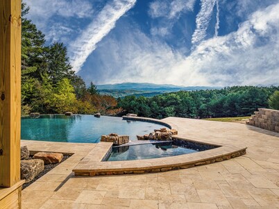 Heated Pool, Spa, Theater & Mountain Views – Sleeps 20