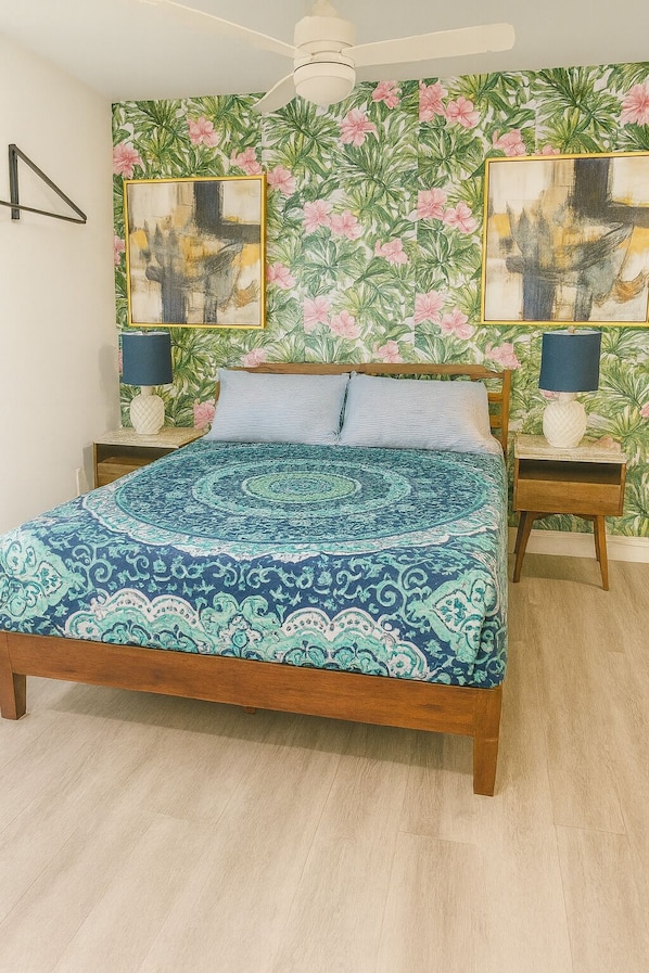 Iron/ironing board, free WiFi, bed sheets