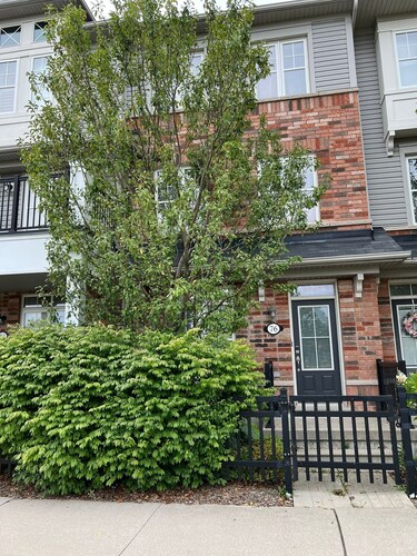 Cozy Whitby Shores Townhome| Marina and Free Parking