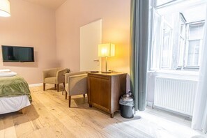 1 bedroom, iron/ironing board, WiFi, bed sheets - Modern Room with Private Bath | Mariahilferstraße (Vienna)