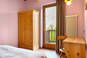 WiFi, bed sheets - Room 'Locanda San Martino Camera 1' with Mountain View (Cavizzana)