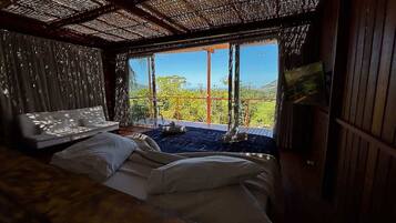 WiFi, bed sheets