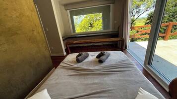 4 quartos, ferros/tábuas de passar roupa, Wi-Fi, roupa de cama