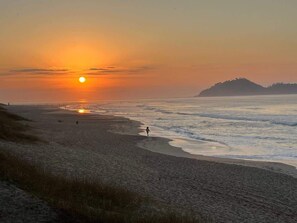 Beach - Casa de Praia Alto Padrão frente Mar (Florianópolis)
