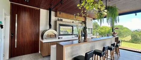 Cookware/dishes/utensils