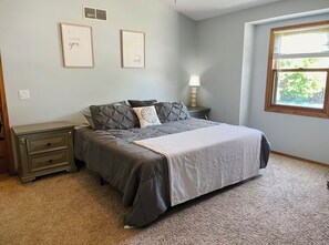 4 bedrooms, Internet, bed sheets