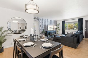 Ferienhaus, Mehrere Betten, Terrasse, Gartenblick (1004 Mantz Place) | Innenbereich