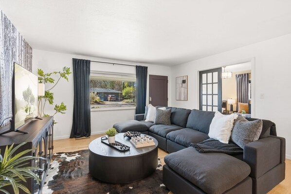 House, Multiple Beds, Patio, Garden View (1004 Mantz Place) | Living area - Moody Modern Getaway Walk to CSU & City Park (Fort Collins)
