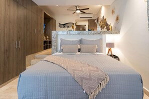 Caja de seguridad en la habitación y decoración personalizada 