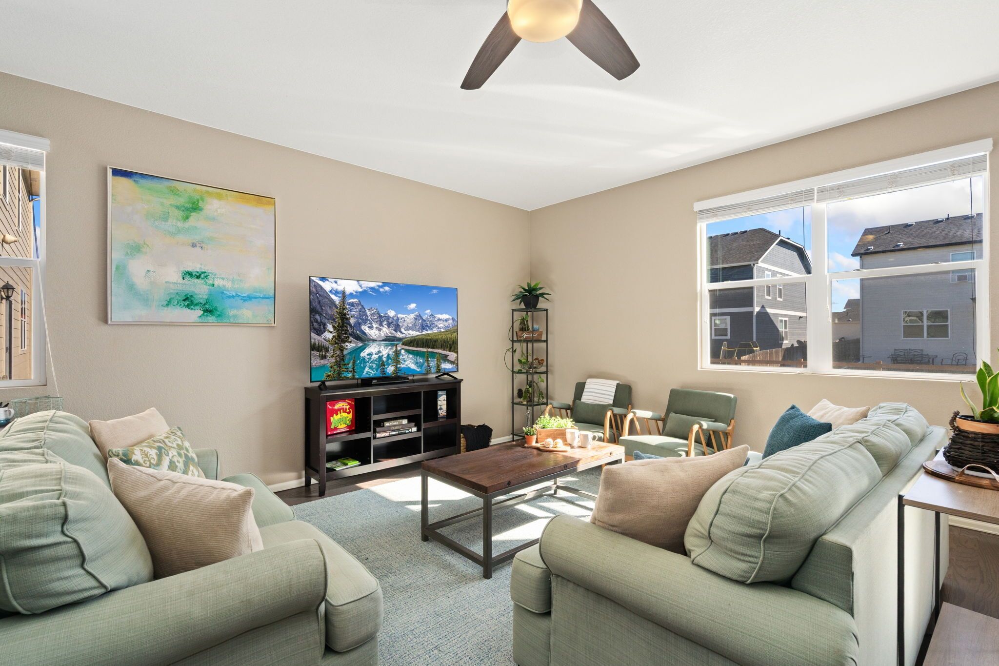 House, Multiple Beds, Patio, Garden View (921 Birchdale Court) | Living area