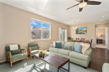 Windshire Retreat Pool, Garage & Pet-friendly