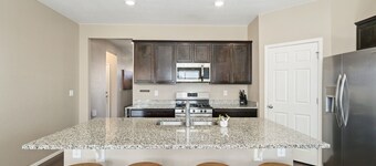 Windshire Retreat Pool, Garage & Pet-friendly