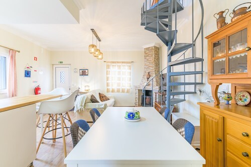 Casa do Mocho, Almograve – Spacious Beach House Near the Sea