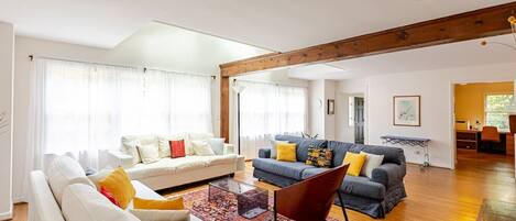 Télévision, cheminée