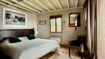 3 slaapkamers, een strijkplank/strijkijzer, beddengoed