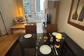 Dining - Villa Ratchatewi 5 STARS suite l 4 mins walk BTS&APL (Bangkok)