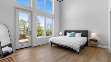 5 dormitoris, escriptori, planxa i posts de planxar i wifi gratuïta