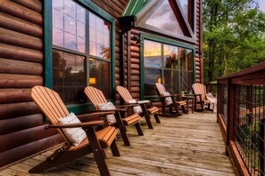 Terrace/patio - MTNRetreat+EpicViews+HotTub+Theater (Sevierville)