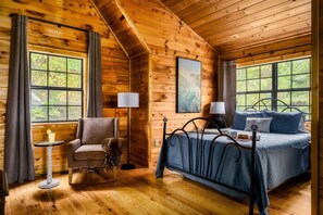 3 soverom, strykejern/-brett, reiseseng for barn og wi-fi (inkludert)