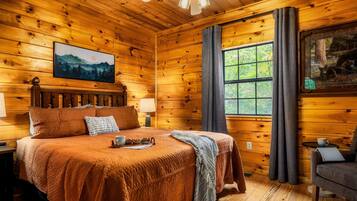 3 bedrooms, iron/ironing board, travel crib, free WiFi