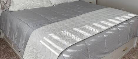 3 chambres, fer et planche à repasser, Wi-Fi gratuit, draps fournis