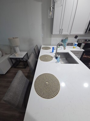 Fridge, microwave, oven, stovetop - Stephenville Station (Stephenville)