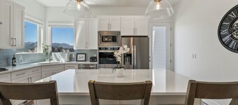 Sunset Vista -4 Bedroom House - Ski, Hike & Explore, Perfect Heber City Location